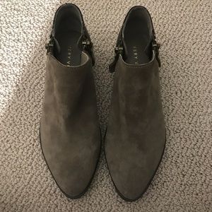 Very Volatile beige leather suede booties size 7